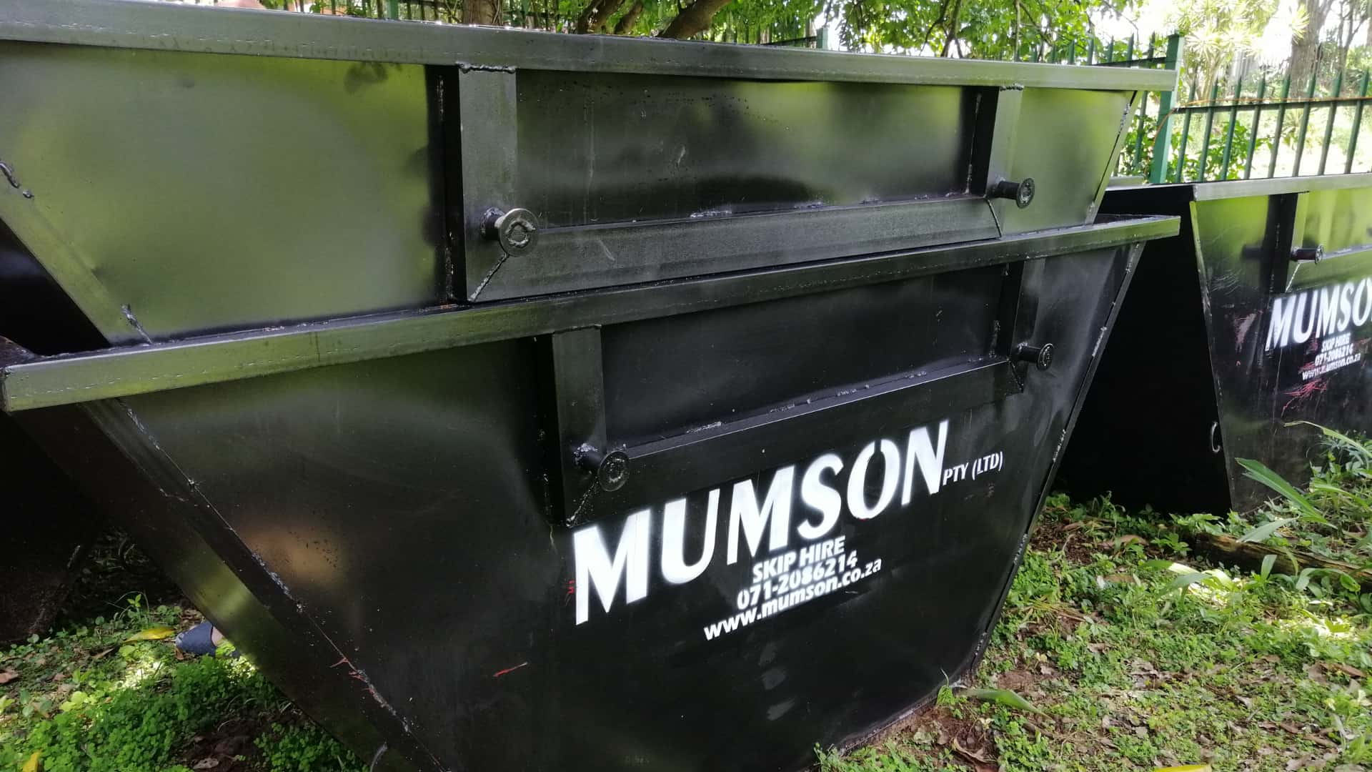 Mumson skips onsite